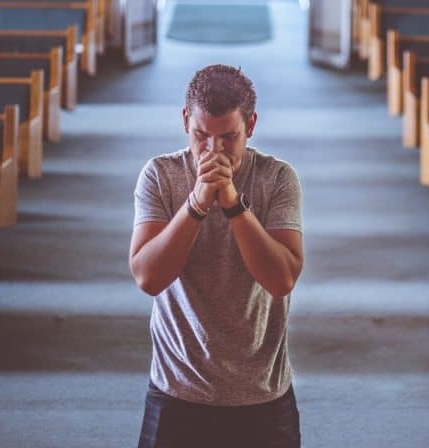 praying-2179326_1920-800x450c77e273c0c2fc0dd.jpg